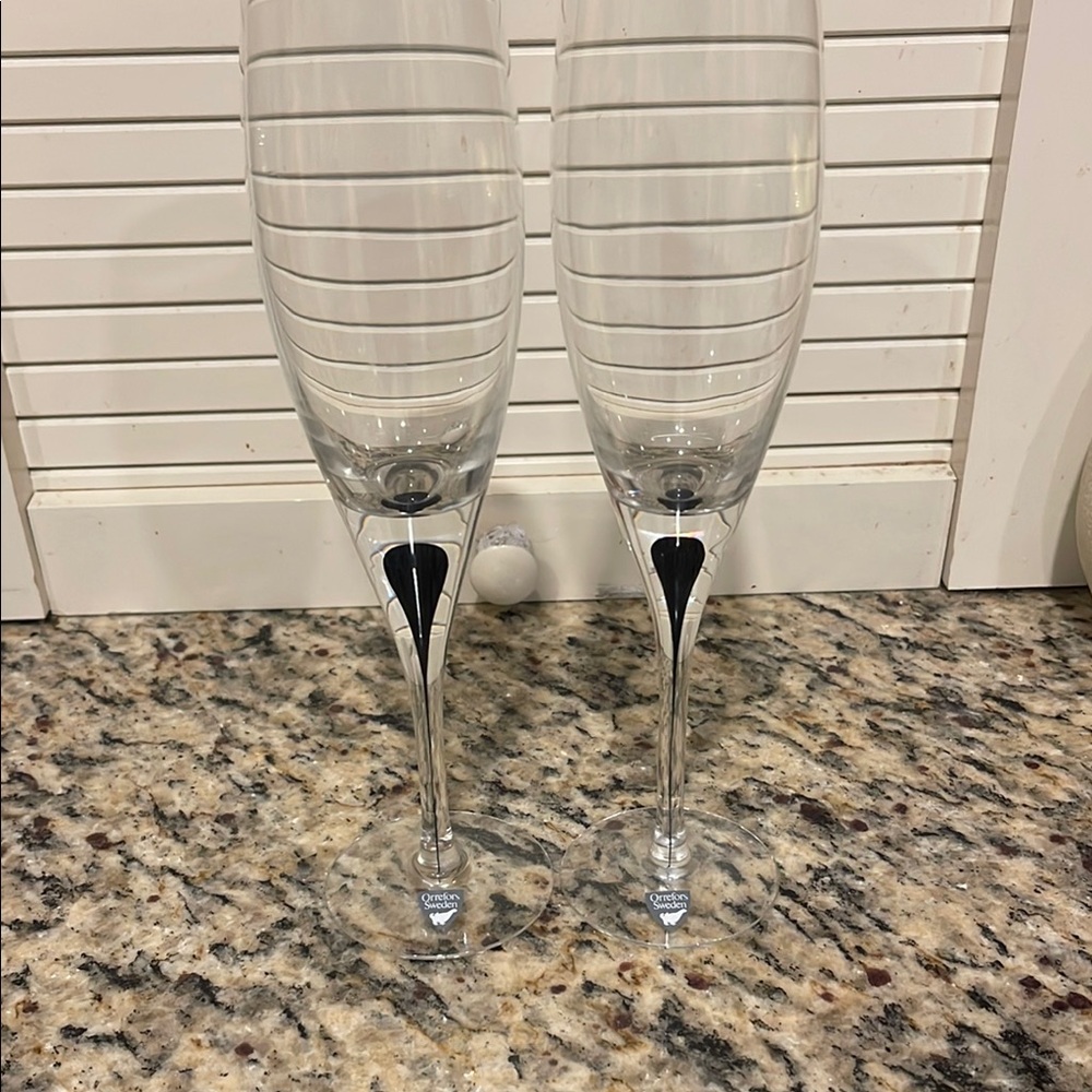 Set of 2 Intermezzo Orrefors Fluted Champagne Glasses Blue Drop Sweden H 9 3/4”